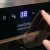 Cecotec Vinotéka GrandSommelier 1250 12 flasker LED svart glass trehyller touch display