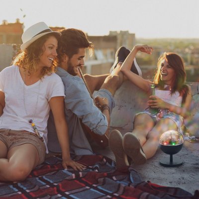 InnovaGoods Oppladbar LED-projektor med høyttaler Istarlyt Svart