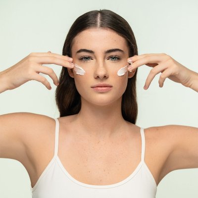 InnovaGoods Fuktighetsgivende ansiktskrem CBD Zencare 50 ml